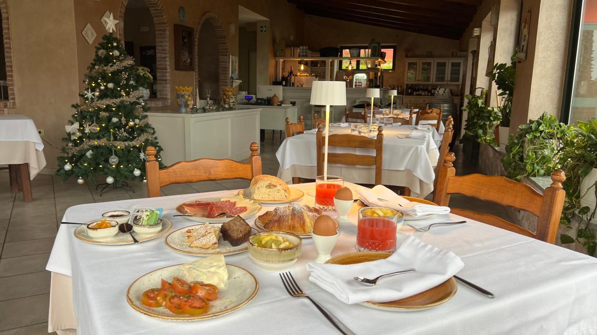 Borgo Di Santa Barbara Hotel Santa Domenica  Eksteriør billede